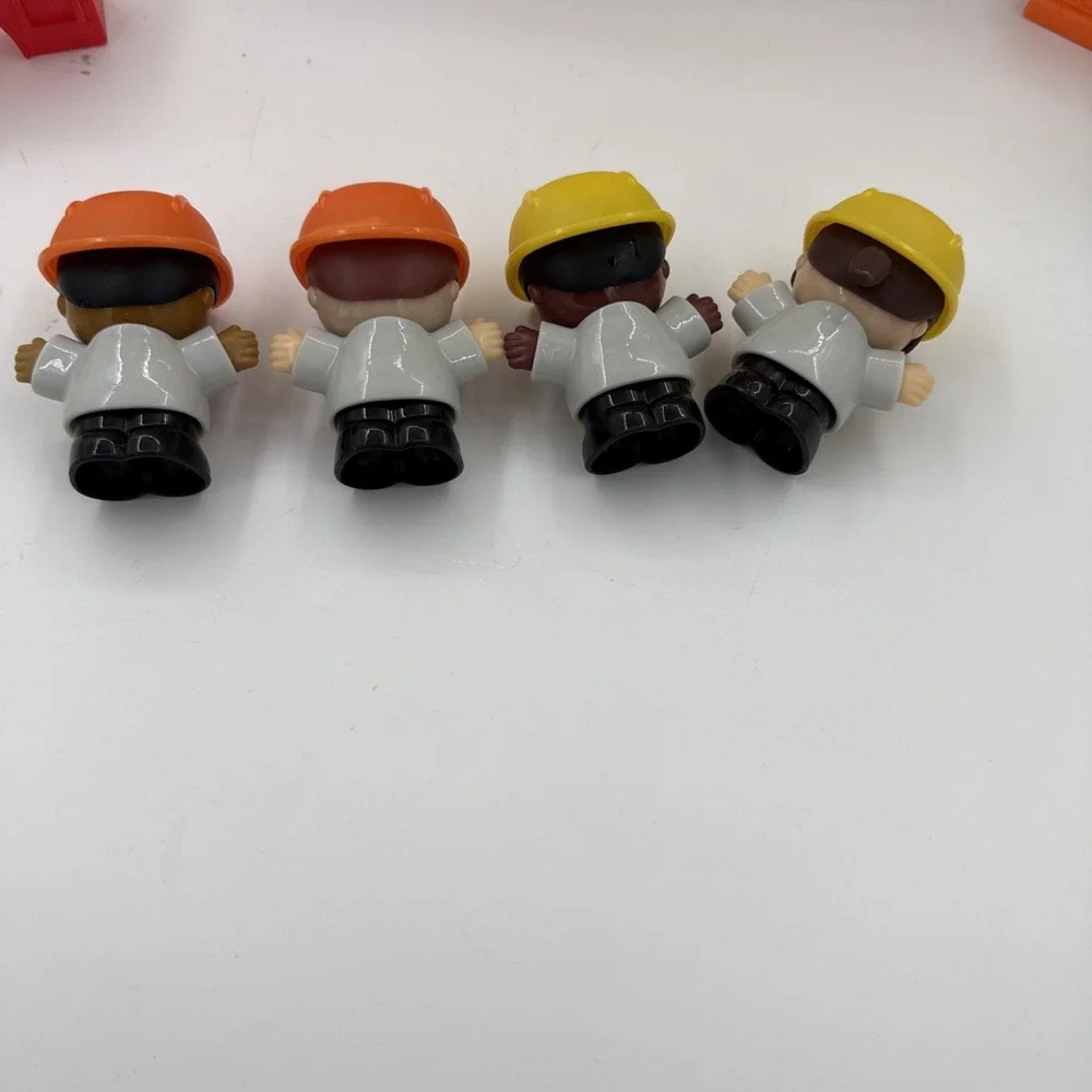 Playgo Construction Site With Moving Parts & 4 Workers